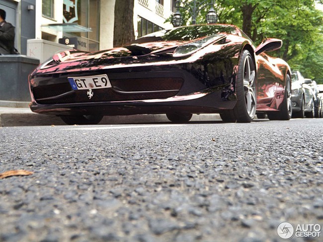 Ferrari 458 Italia màu cực "chất" hay Photoshop lành nghề? 8