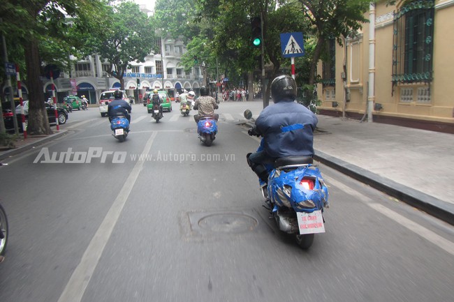 Lộ thêm thông tin nóng về "tiểu Vespa LX" 8