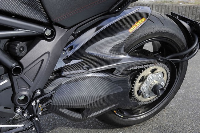 Ducati Diavel độ toàn carbon cực hầm hố 8