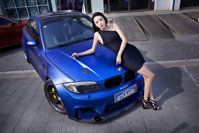 Người đẹp hay xe BMW quyến rũ hơn? 2