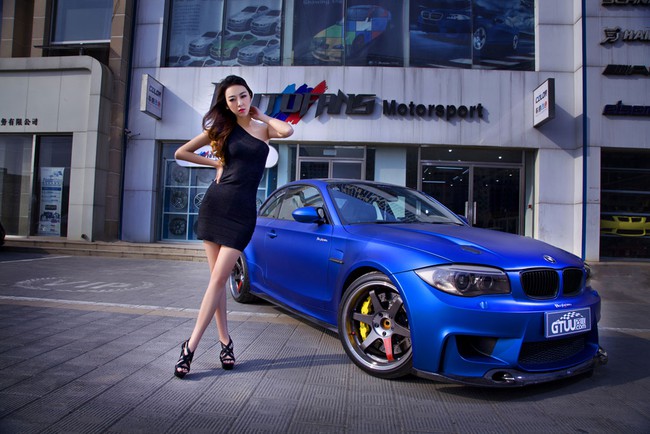 Người đẹp hay xe BMW quyến rũ hơn? 4