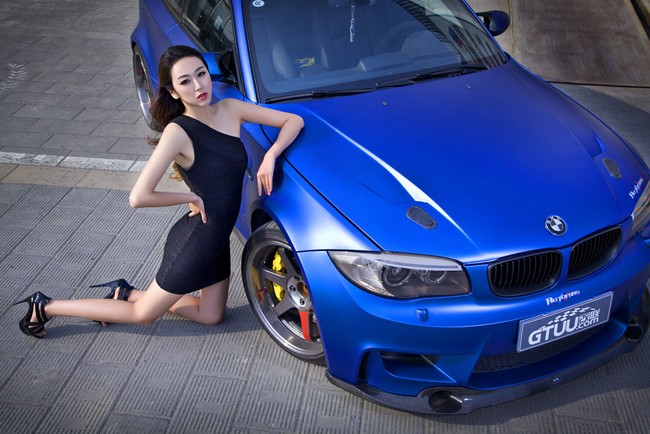 Người đẹp hay xe BMW quyến rũ hơn? 6