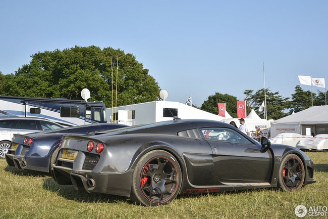 Rừng xe "xịn" trong bãi đỗ của lễ hội Goodwood 2013 3