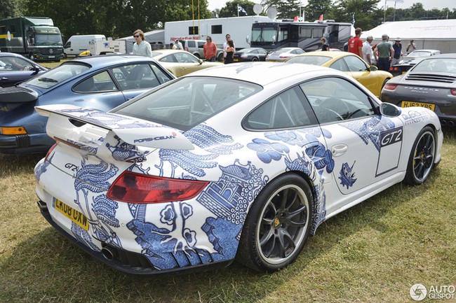 Rừng xe "xịn" trong bãi đỗ của lễ hội Goodwood 2013 25