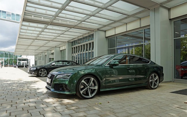 Giám đốc điều hành Audi lái RS7 màu "mượn" từ Bentley 8