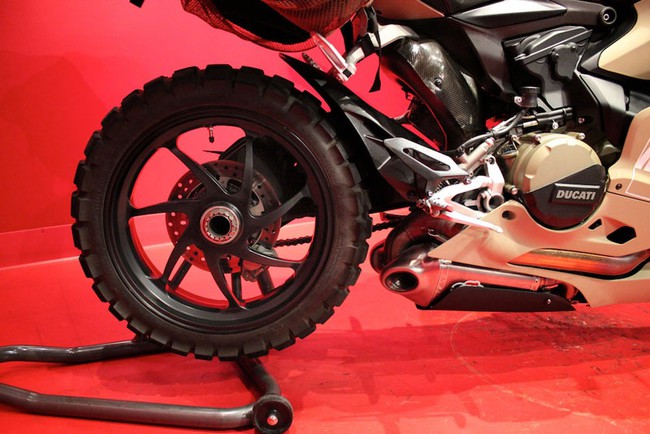 Siêu phẩm Ducati 1199 Panigale biến hóa thành xe off-road 3
