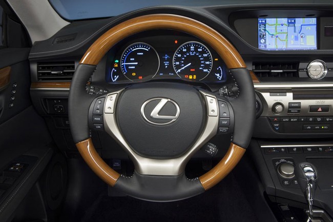 Lexus ES 300h 2014: Sang mà ít "ăn xăng" 2