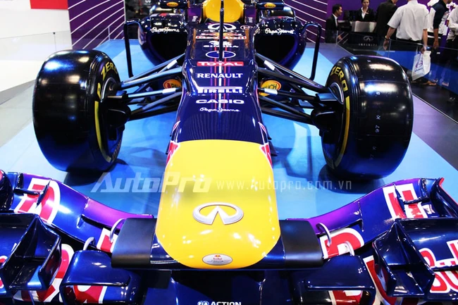 VMS 2013: Infiniti Red Bull Q100 - "Người lạ" giữa rừng xe nhập khẩu 2