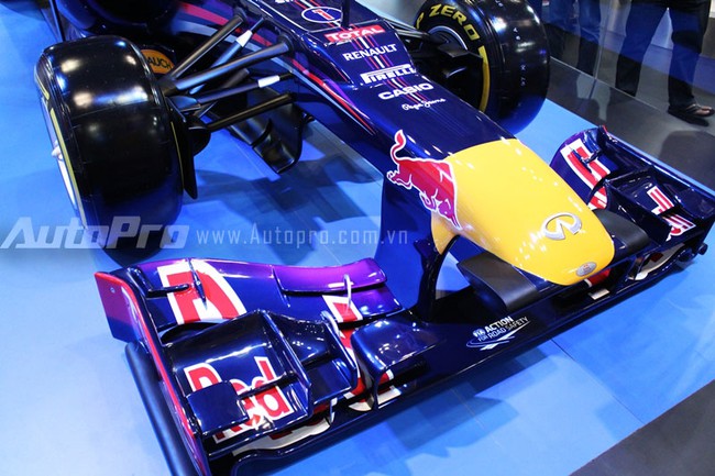 VMS 2013: Infiniti Red Bull Q100 - "Người lạ" giữa rừng xe nhập khẩu 4