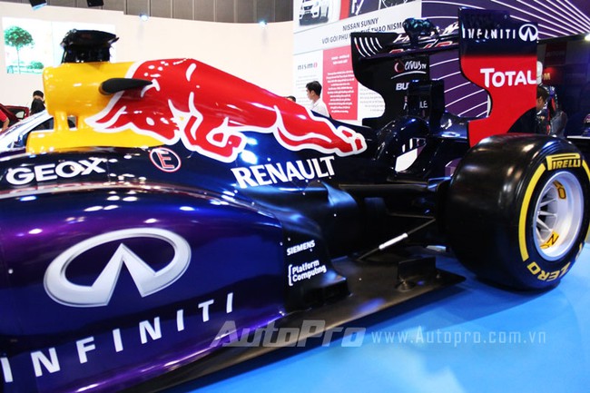 VMS 2013: Infiniti Red Bull Q100 - "Người lạ" giữa rừng xe nhập khẩu 12