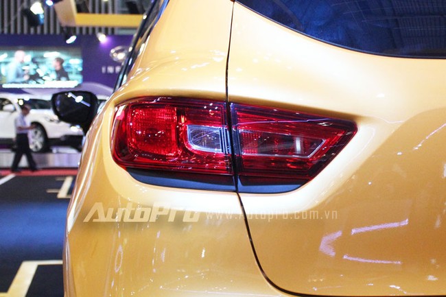 VMS 2013: Làm quen với "bé hạt tiêu" Renault Clio RS 9