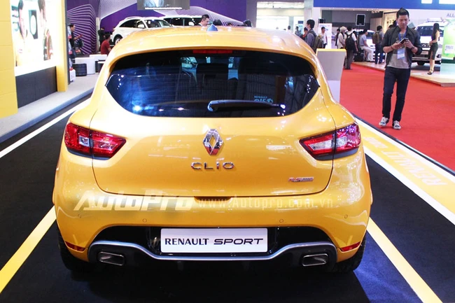 VMS 2013: Làm quen với "bé hạt tiêu" Renault Clio RS 4