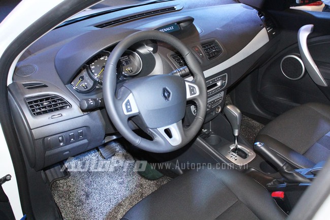 VMS 2013: Renault Megane 2013 có giá gần tỷ Đồng tại Việt Nam 11