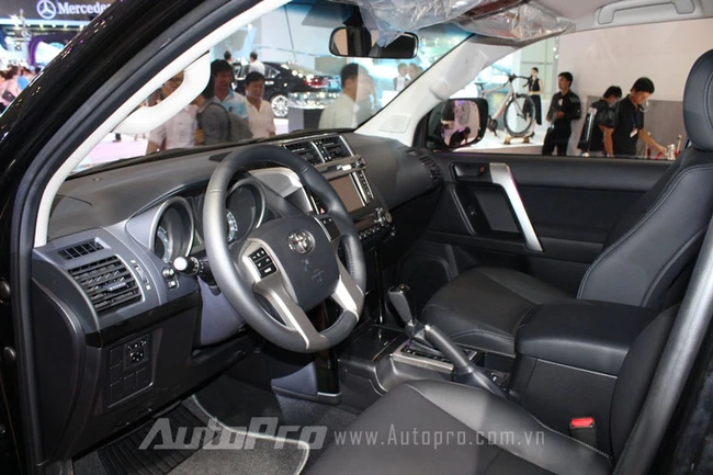 VMS 2013: "Soi" chi tiết SUV tiền tỷ Toyota Land Cruiser Prado 2014 6