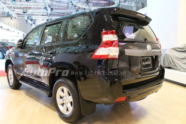VMS 2013: "Soi" chi tiết SUV tiền tỷ Toyota Land Cruiser Prado 2014 4