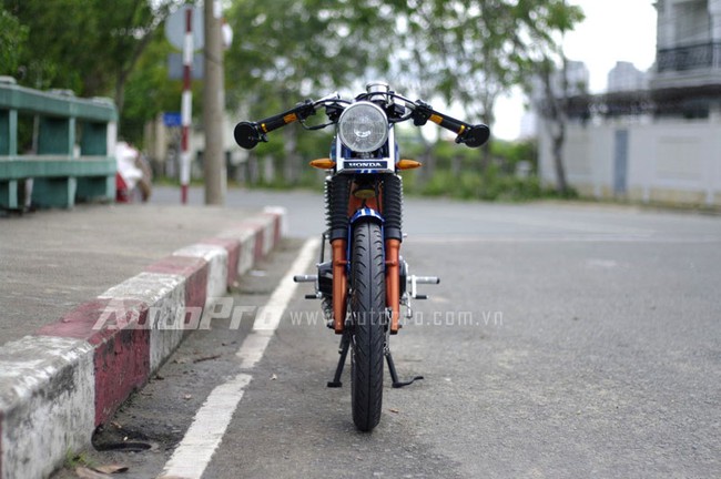 Biker Sài thành độ Honda 67 thành xe café racer 2