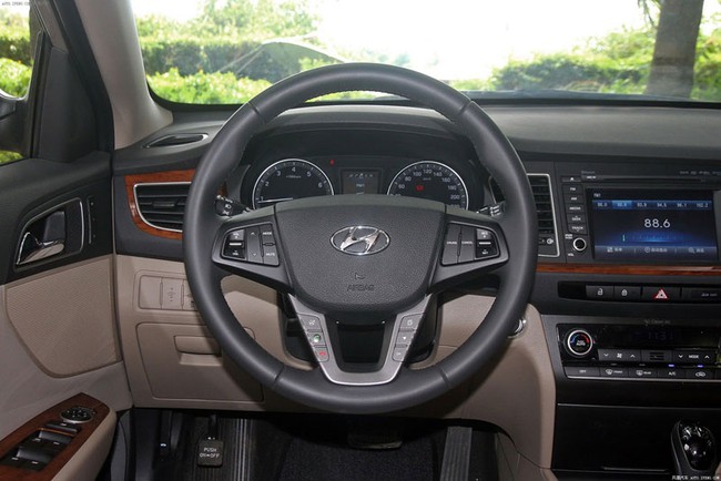 Chiêm ngưỡng dung nhan của "tiểu Hyundai Sonata" 25