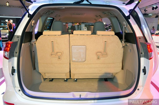 Cận cảnh Toyota Previa dùng máy Camry cũ cho Đông Nam Á 18