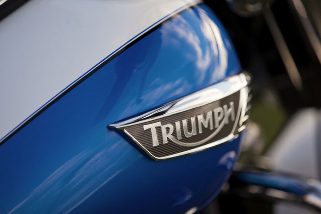 EICMA 2013: Làm quen với Triumph Thunderbird Commander và LT mới 18