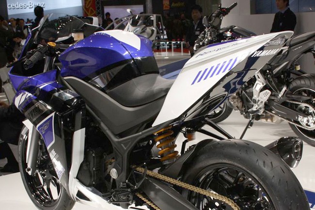 "Soi" chi tiết Yamaha R25 mang thiết kế siêu môtô 14