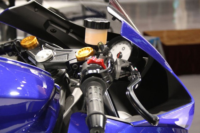 "Soi" chi tiết Yamaha R25 mang thiết kế siêu môtô 10