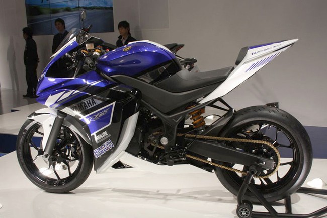 "Soi" chi tiết Yamaha R25 mang thiết kế siêu môtô 4