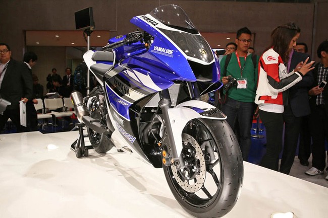 "Soi" chi tiết Yamaha R25 mang thiết kế siêu môtô 2