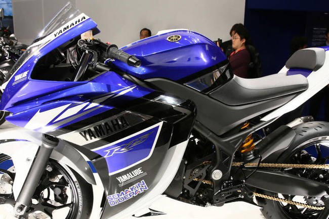 "Soi" chi tiết Yamaha R25 mang thiết kế siêu môtô 13