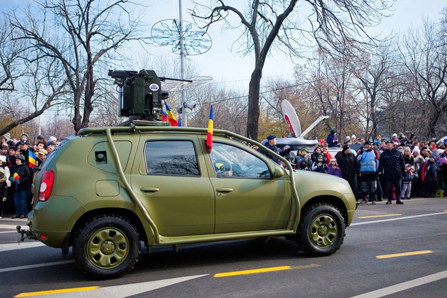Dacia Duster chống đạn - Xe thay thế siêu rẻ cho Humvee 2