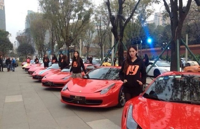 Hơn 200 siêu xe tham gia lễ khai trương quán bar của Nhậm Đạt Hoa 7