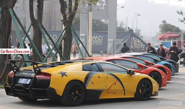 Hơn 200 siêu xe tham gia lễ khai trương quán bar của Nhậm Đạt Hoa 8