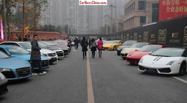 Hơn 200 siêu xe tham gia lễ khai trương quán bar của Nhậm Đạt Hoa 9