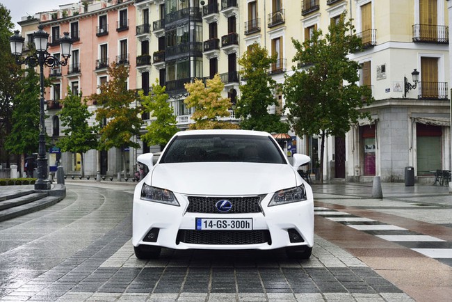 Lexus GS 300h 2014: Siêu tiết kiệm xăng 28