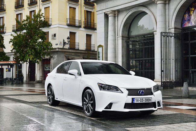 Lexus GS 300h 2014: Siêu tiết kiệm xăng 29