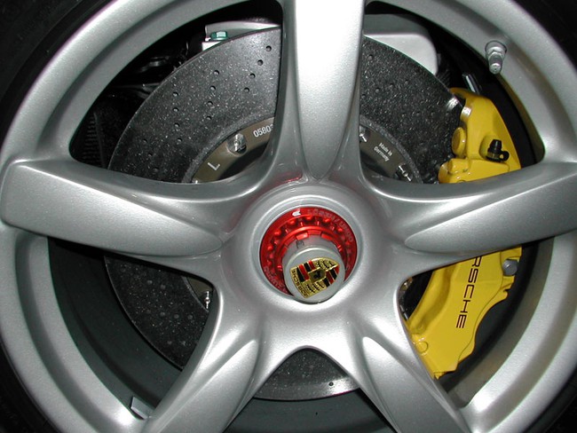 Porsche Carrera GT, xe gây ra cái chết của Paul Walker, có gì "hot"? 3