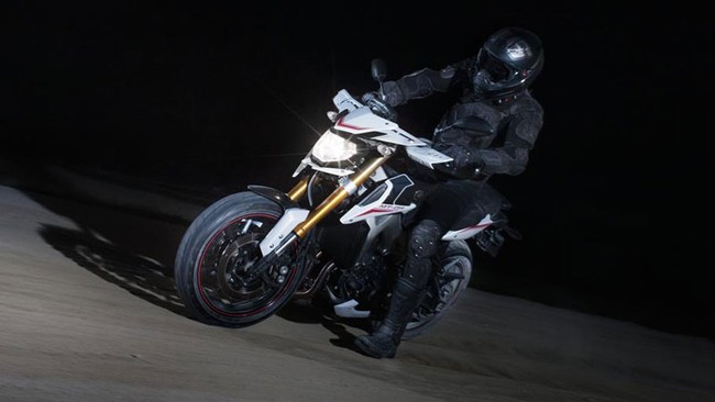 Valentino Rossi giới thiệu xe naked bike đặc biệt của Yamaha 5