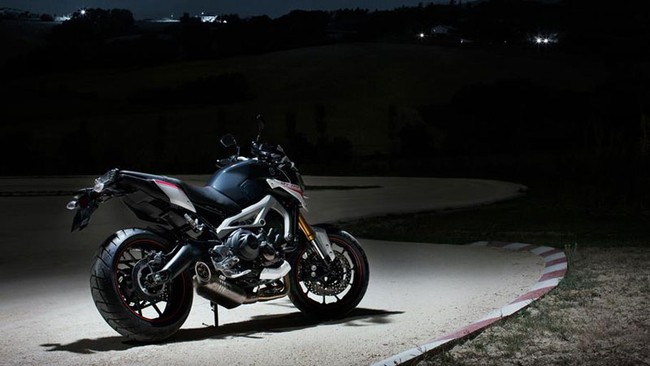 Valentino Rossi giới thiệu xe naked bike đặc biệt của Yamaha 3