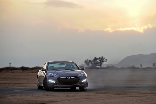 Hyundai Genesis Coupe 2014: Thay đổi công nghệ và trang thiết bị 4