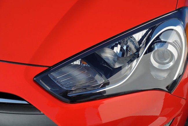Hyundai Genesis Coupe 2014: Thay đổi công nghệ và trang thiết bị 10