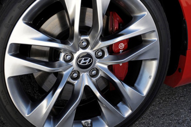 Hyundai Genesis Coupe 2014: Thay đổi công nghệ và trang thiết bị 12
