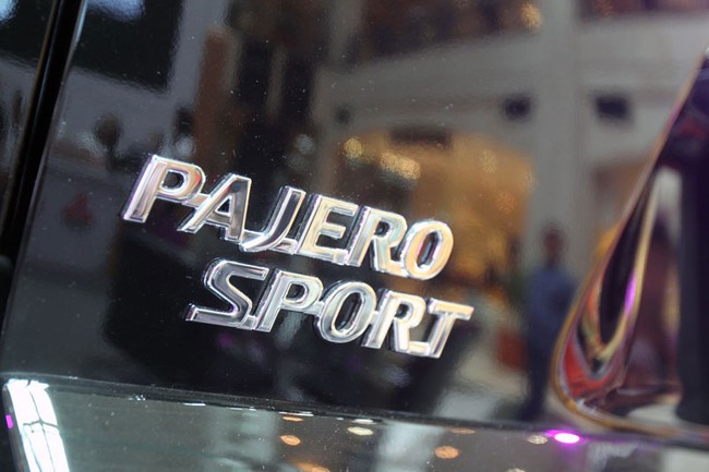 Mitsubishi Pajero Sport máy xăng mới có giá 42.000 USD 3