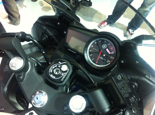 Yamaha YZF-R15 2.0 2014 sẽ được phân phối tại Việt Nam 12
