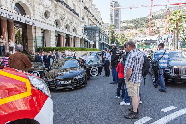 Audi R8 bị phá hỏng vì nhân viên khách sạn mắc kẹt trong xe 2