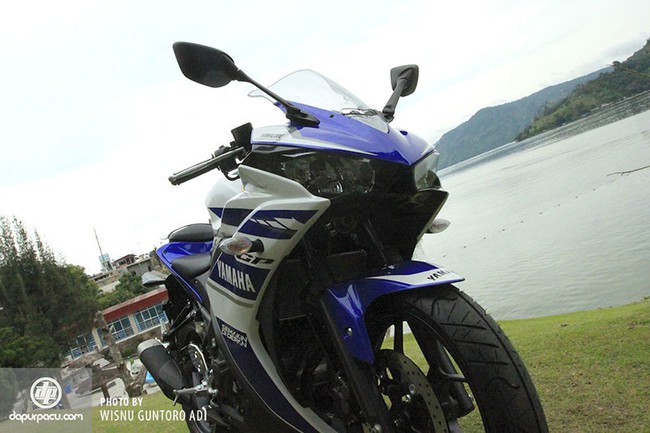 Cận cảnh Yamaha R25 phiên bản sản xuất mang dáng dấp siêu môtô 18