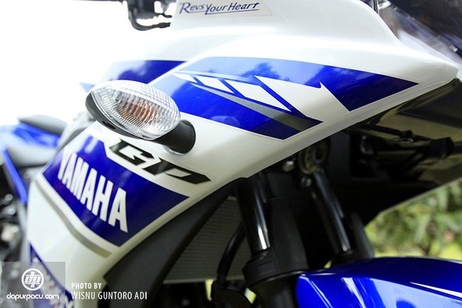 Cận cảnh Yamaha R25 phiên bản sản xuất mang dáng dấp siêu môtô 23
