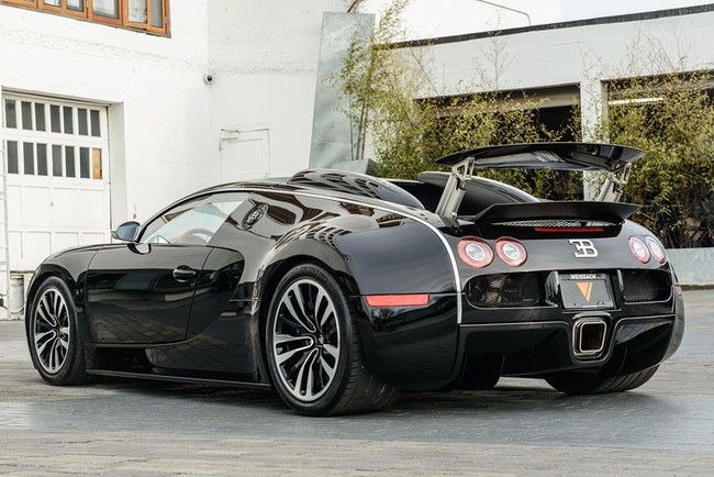 Rapper Drake chán siêu xe Bugatti Veyron được tặng 6