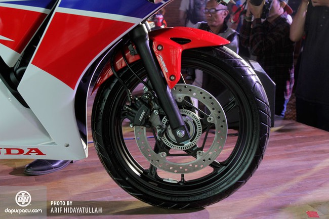 Honda CBR250R 2014 đèn pha đôi chính thức đến Đông Nam Á 14