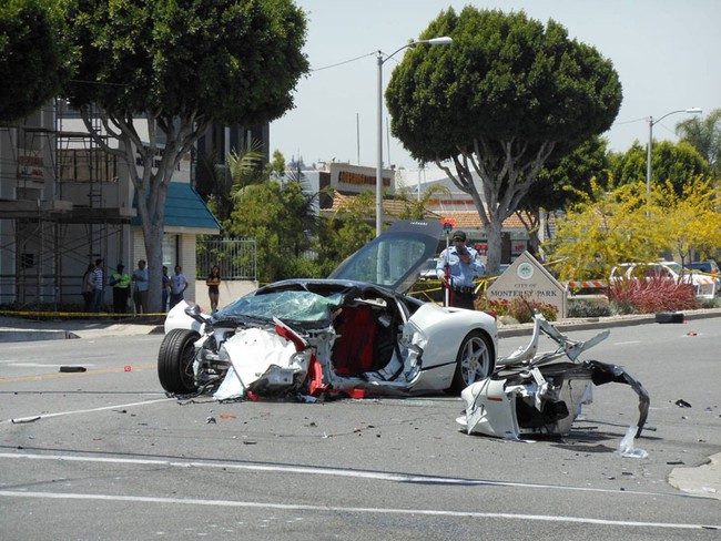 Hyundai Accent đâm Ferrari 458 Italia, một thanh niên tử vong 2