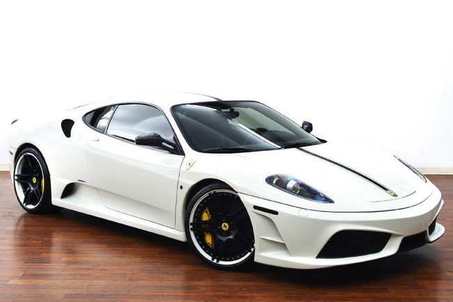 Võ sỹ giàu nhất thế giới rao bán siêu xe Ferrari 1