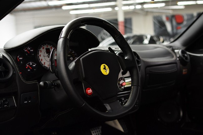 Võ sỹ giàu nhất thế giới rao bán siêu xe Ferrari 17
